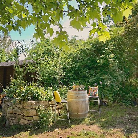 ペルヌ・レ・フォンテーヌ Domaine De La Brave Bed & Breakfast エクステリア 写真