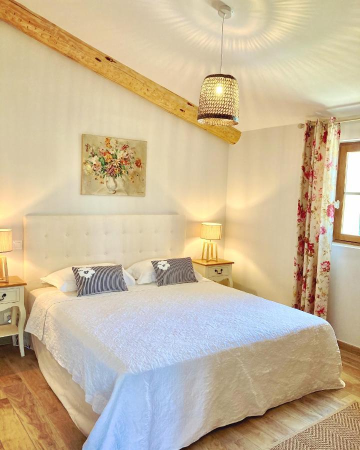 ペルヌ・レ・フォンテーヌ Domaine De La Brave Bed & Breakfast エクステリア 写真
