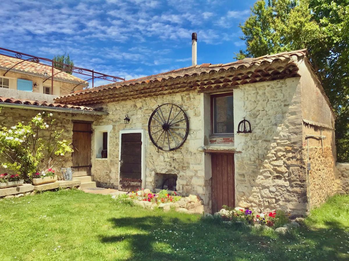 ペルヌ・レ・フォンテーヌ Domaine De La Brave Bed & Breakfast エクステリア 写真