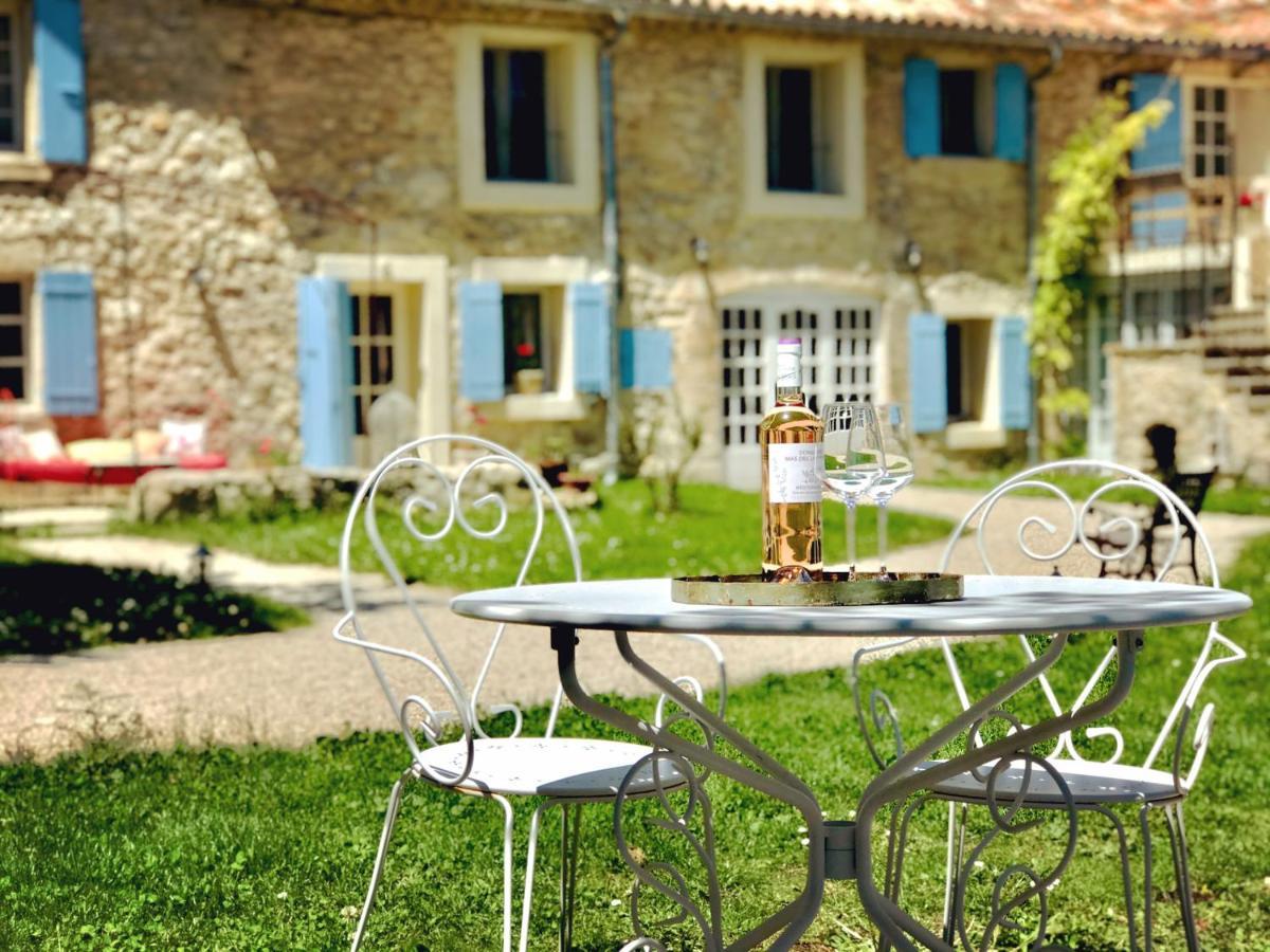 ペルヌ・レ・フォンテーヌ Domaine De La Brave Bed & Breakfast エクステリア 写真