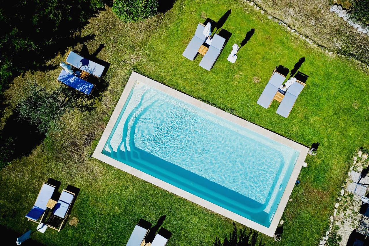 ペルヌ・レ・フォンテーヌ Domaine De La Brave Bed & Breakfast エクステリア 写真