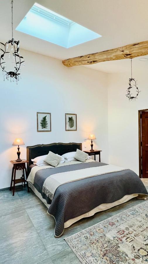 ペルヌ・レ・フォンテーヌ Domaine De La Brave Bed & Breakfast エクステリア 写真