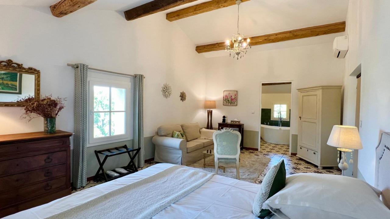 ペルヌ・レ・フォンテーヌ Domaine De La Brave Bed & Breakfast エクステリア 写真