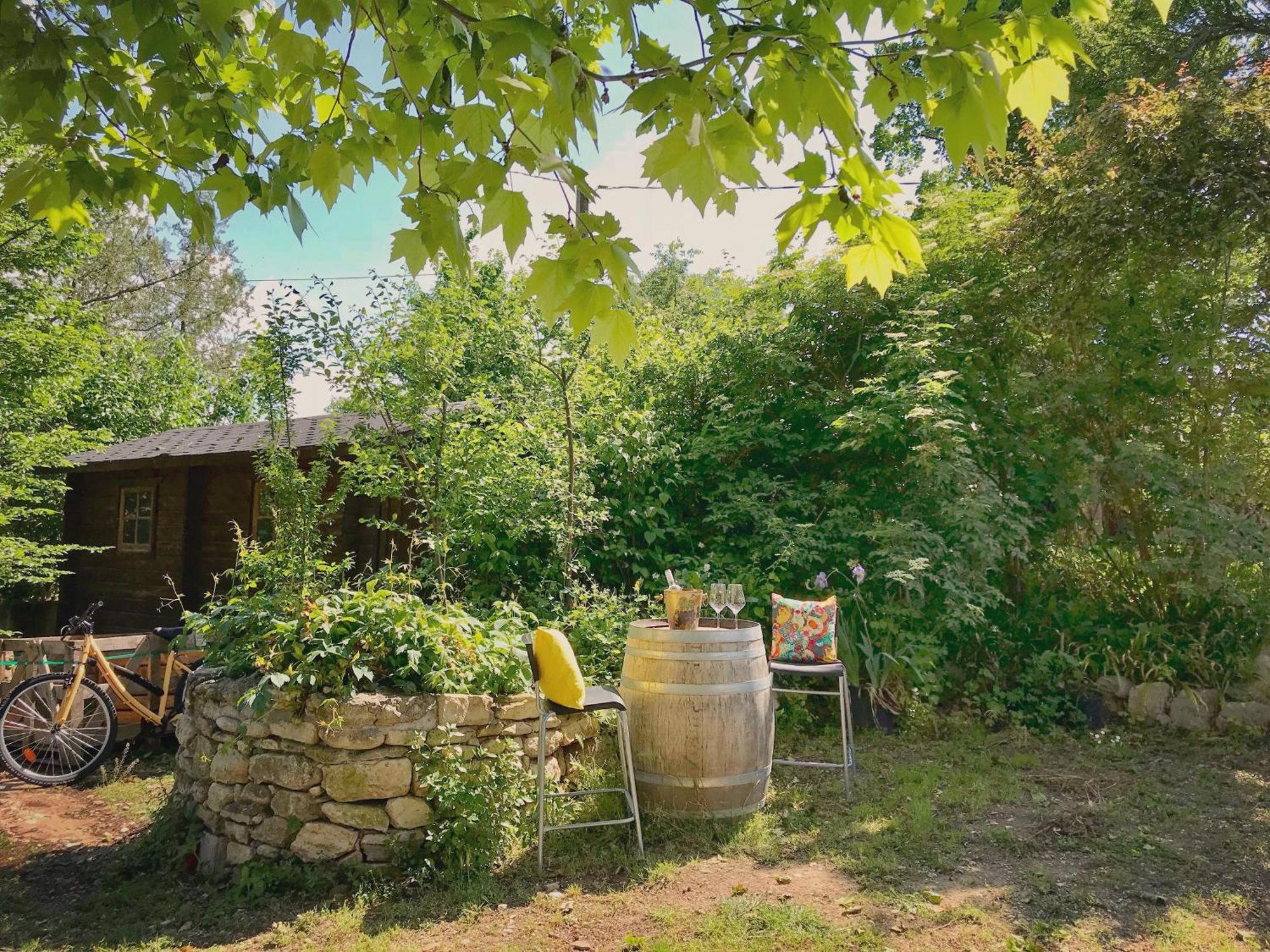 ペルヌ・レ・フォンテーヌ Domaine De La Brave Bed & Breakfast エクステリア 写真