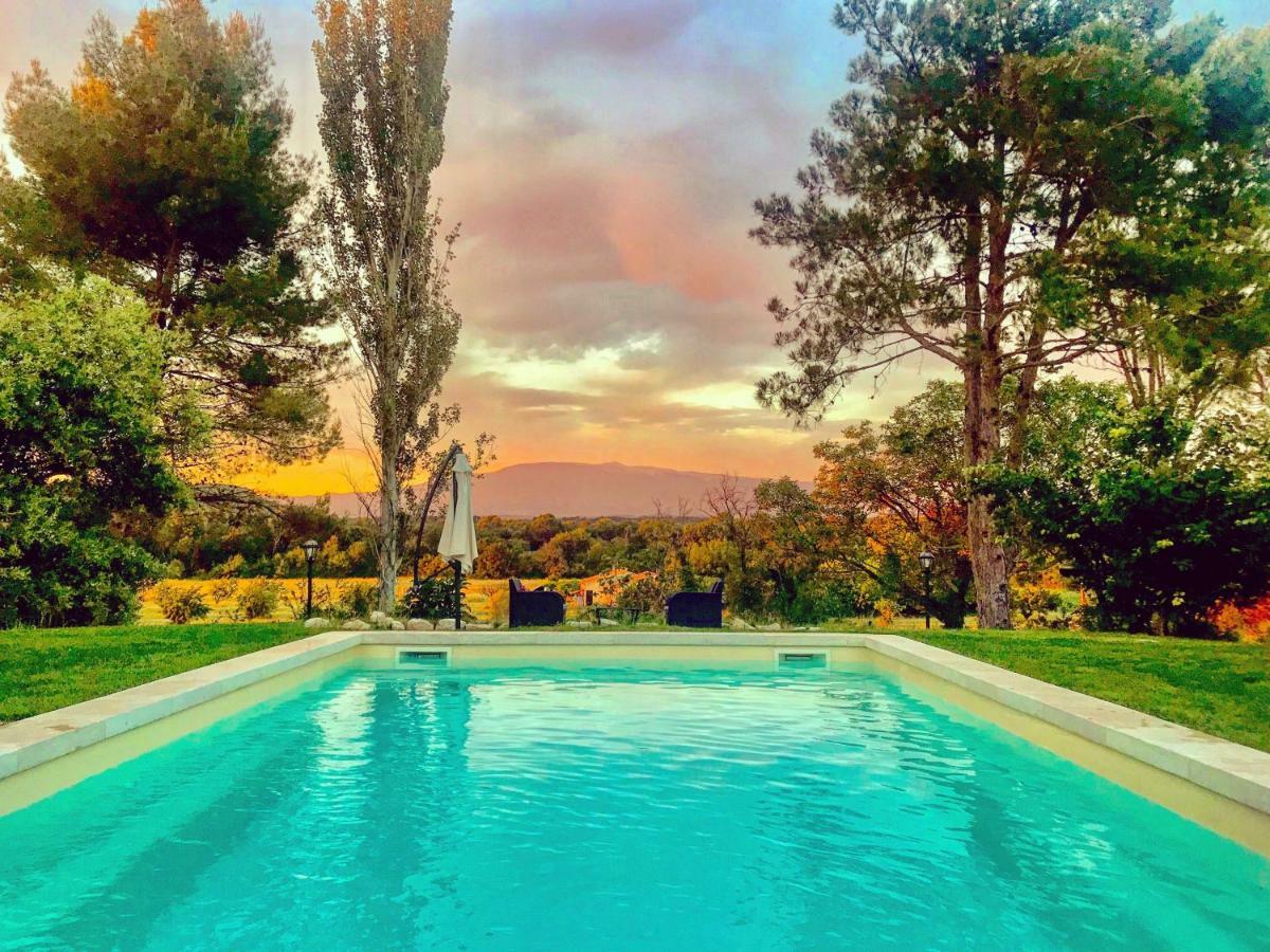 ペルヌ・レ・フォンテーヌ Domaine De La Brave Bed & Breakfast エクステリア 写真
